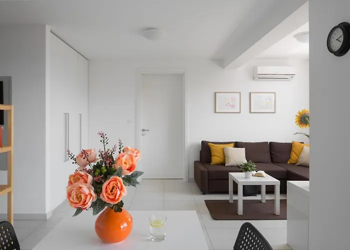 Lemechi Casa Girasole Apartments